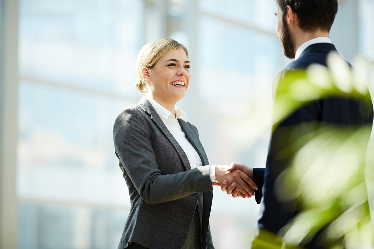 How to Write a Winning Elevator Pitch (+Real-World Examples)