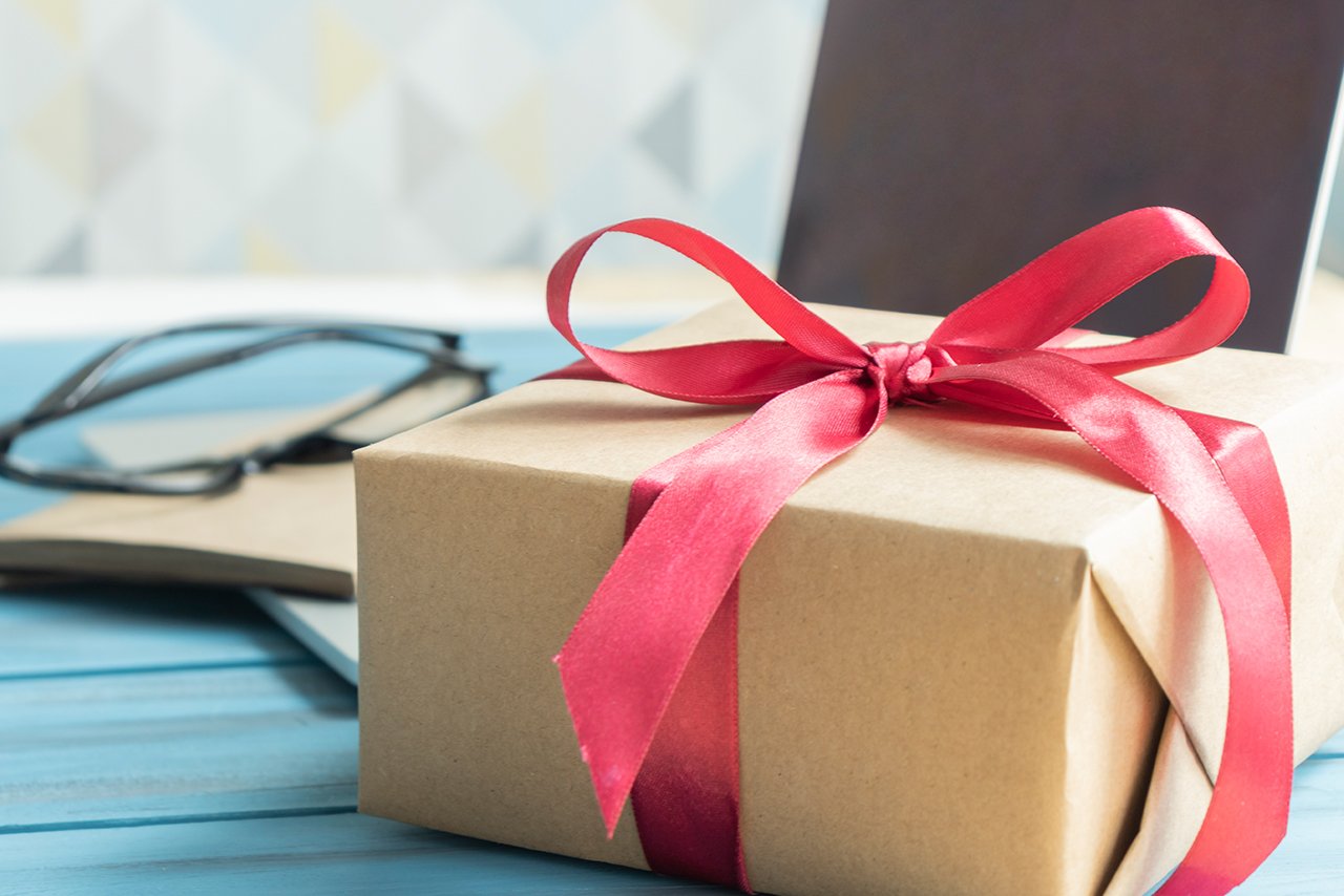 20 thoughtful gifts for management 